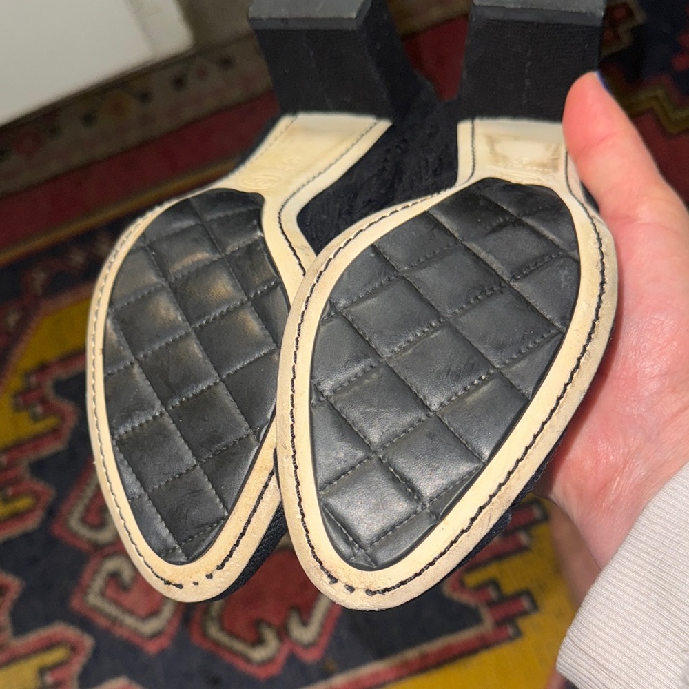 CHANEL Black and Tan Lace Flats - Picture 11 of 11